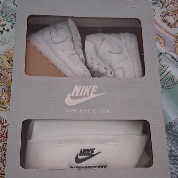 Nike Other - Nike Baby Force XXV White Sneakers 1c With Cap